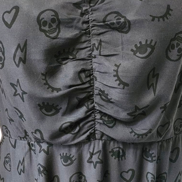 TORRID Plus Size Black & Gray Challis Skull Mini Skater Dress 2X - Picture 6 of 16